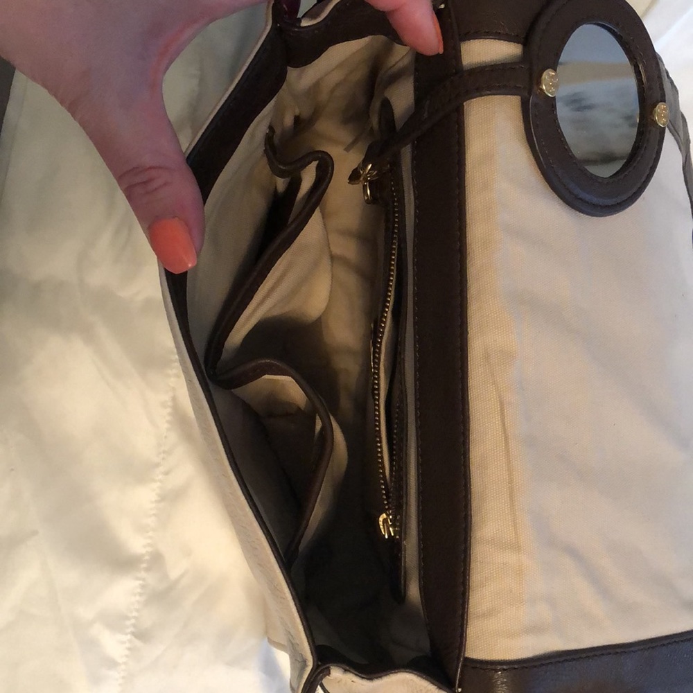 Tori Burch faux tan leather with brown detail - Picture 6 of 7
